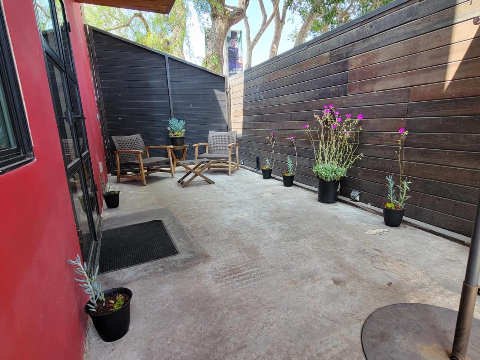 Venice With Large Private Patio Steps To The Los Angeles